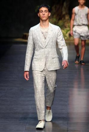 L'eleganza maschile per la primavera 2014  -  Milano Moda Uomo: tra neoromanticismo e voglia di libertà - FOTO C_2_fotogallery_1022187__ImageGallery__imageGalleryItem_16_image