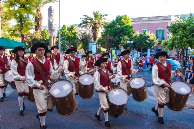   FOTO  -  Puglia: a Fasano si cacciano i Saraceni Fine settimana con la festa barocca della Scamiciata C_2_fotogallery_1021722__ImageGallery__imageGalleryItem_8_image