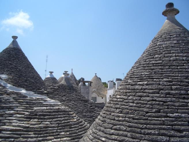   FOTO -   La Puglia in bicicletta - Itinerario rigorosamente su due ruote. tra le bellezze di Alberobello, Ostuni, Gallipoli, S. Maria di Leuca, Otranto. C_2_fotogallery_1019911__ImageGallery__imageGalleryItem_4_image